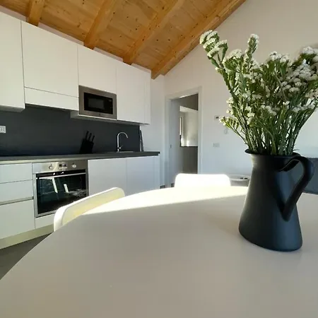 Apartmán Delfina Mansarda Vercana