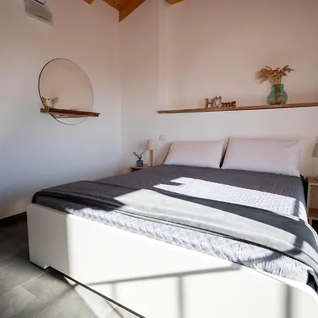 Apartment Delfina Mansarda *